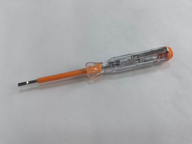 1806 Voltage Tester L