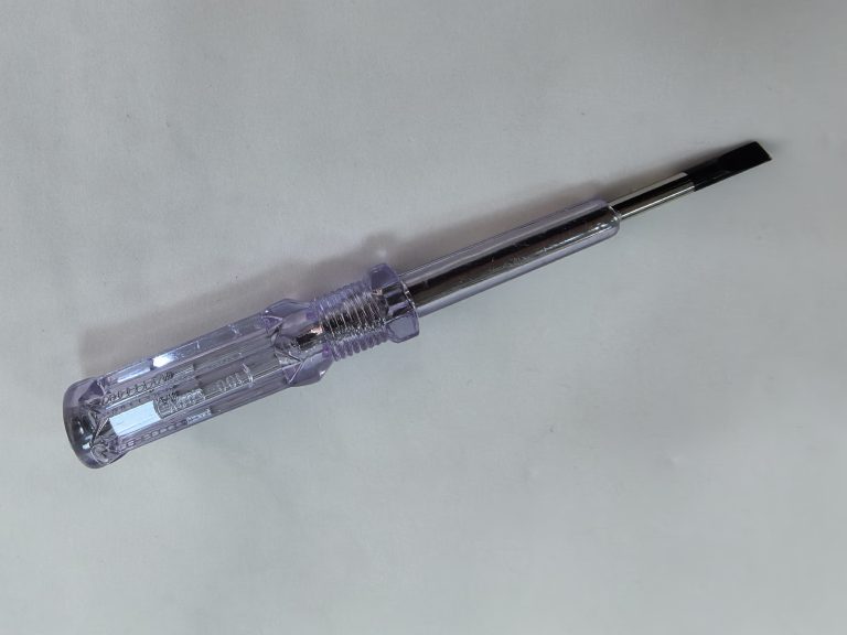 1809 Voltage Tester R