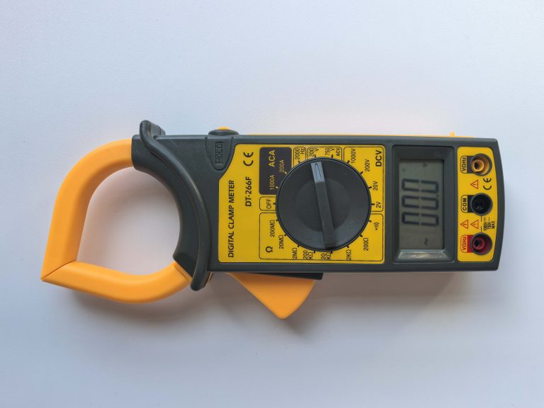 DT266F digital clamp meter